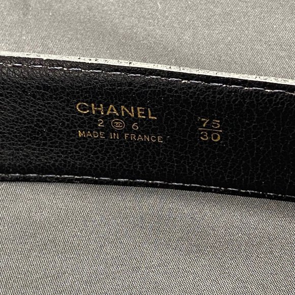 Chanel Gold Tone Large CC Belt Buckle With Black Leather Chanel Belt - Picture 4 of 5